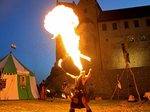 Mittelaltermarkt mit Lagerleben auf Burg Katzenstein